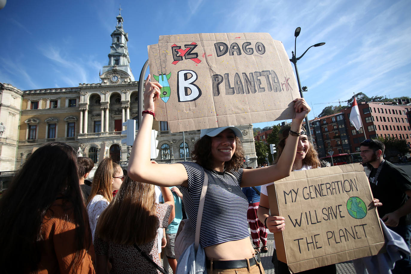 Fotos: Los estudiantes vizcaínos se manifiestan contra el cambio climático