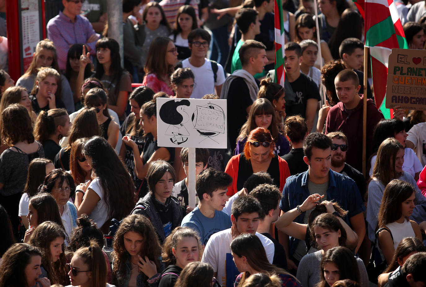 Fotos: Los estudiantes vizcaínos se manifiestan contra el cambio climático