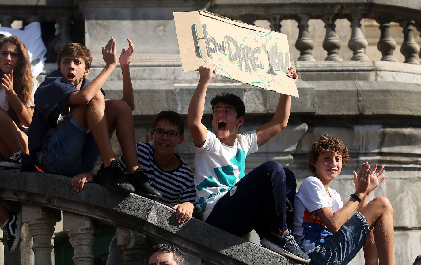 Fotos: Los estudiantes vizcaínos se manifiestan contra el cambio climático