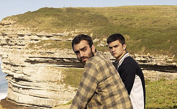 Nacho Sánchez y Biel Montoro, los dos hermanos protagonistas de 'Diecisiete'. 