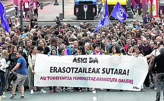 Intenta suicidarse la joven violada durante tres días en un piso de Bilbao