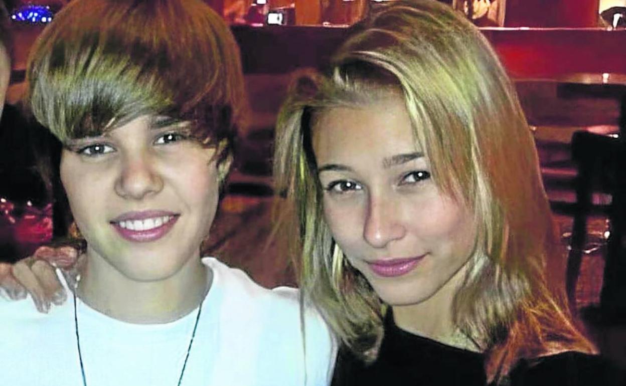 Bieber ha compartido esta imagen en sus redes sociales para recordar los inicios de su relación. 