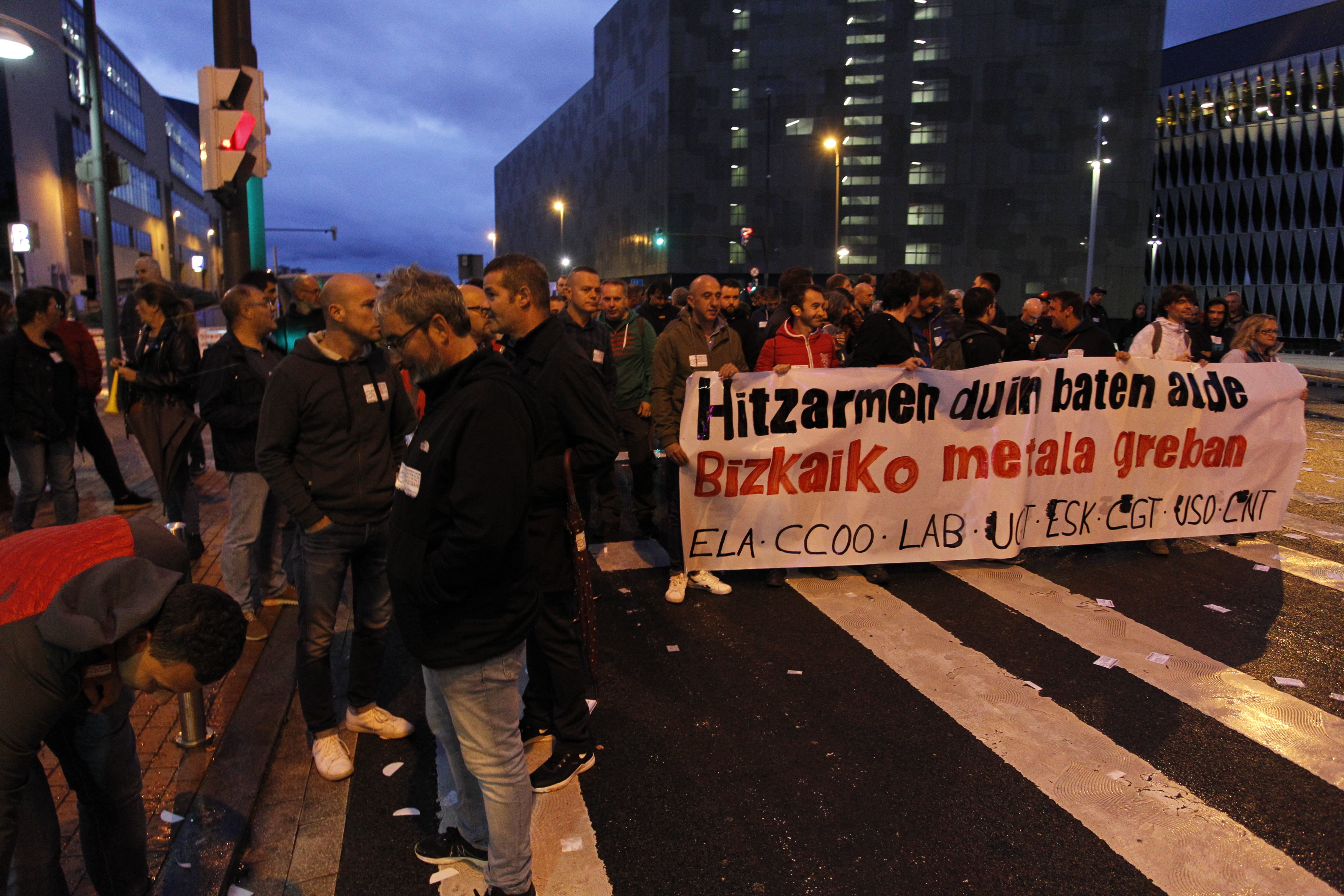 Fotos: El cierre de los túneles de San Mamés provoca retenciones kilométricas