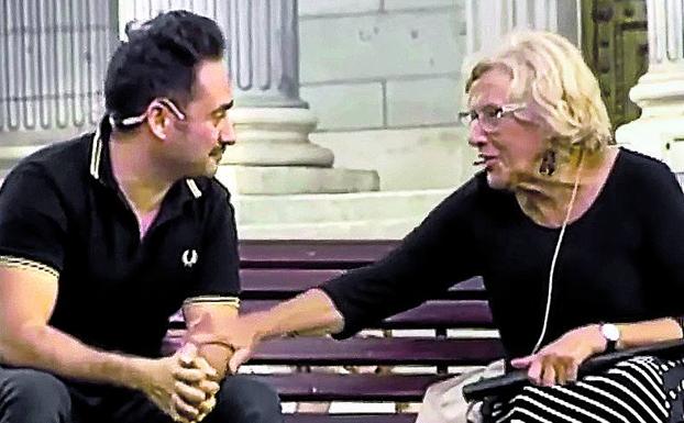 Carmena y Bayona protagonizan uno de los vídeos. 