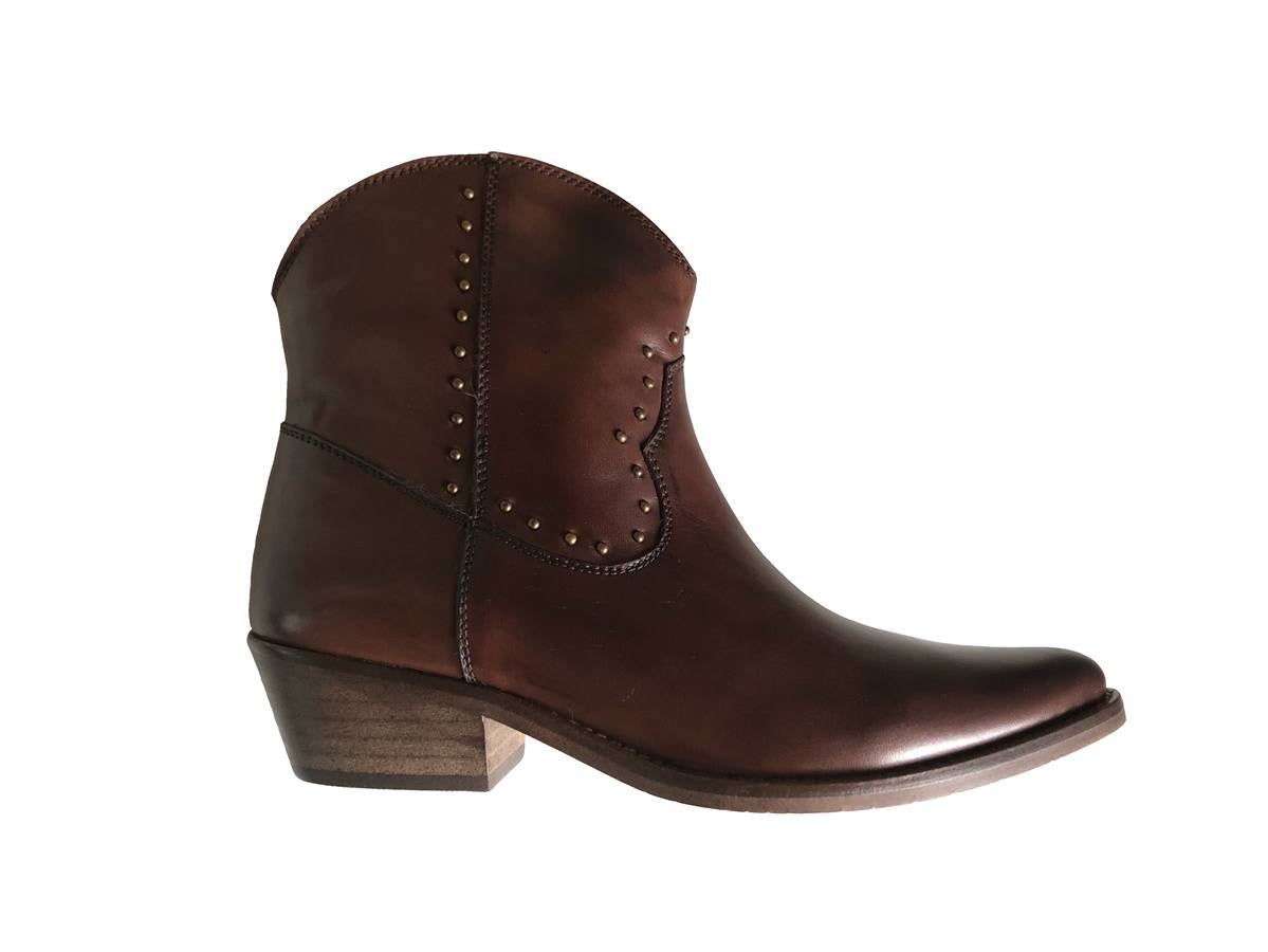 Botas de piel marrón de Bobo´s (135 euros)