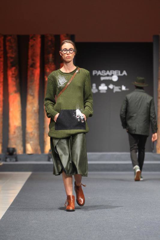 Fotos: El &#039;total black&#039; y el estilo militar dan la batalla esta temporada