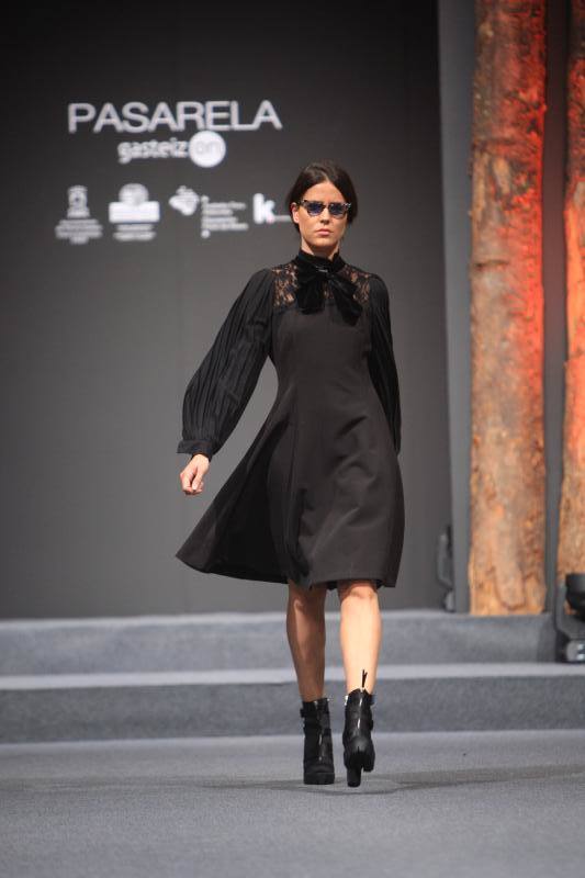 Fotos: El &#039;total black&#039; y el estilo militar dan la batalla esta temporada