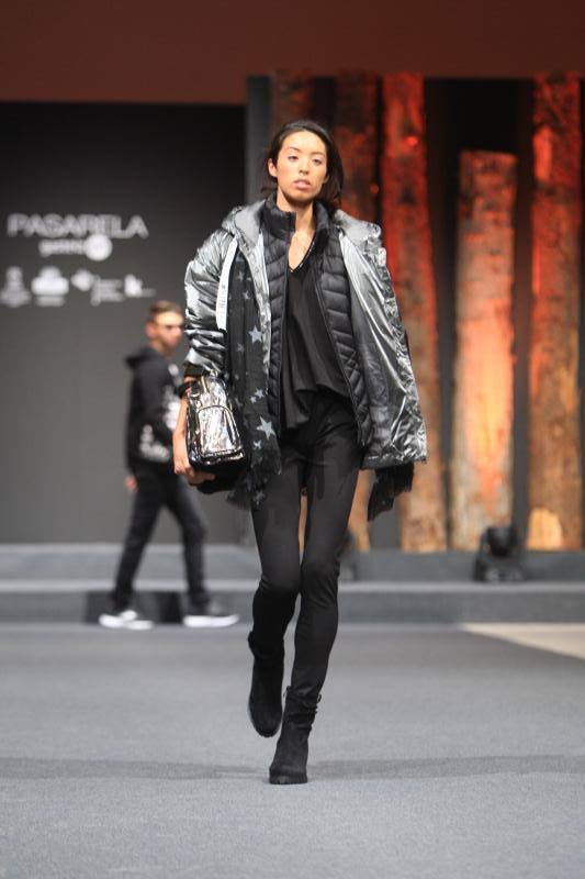 Fotos: El &#039;total black&#039; y el estilo militar dan la batalla esta temporada