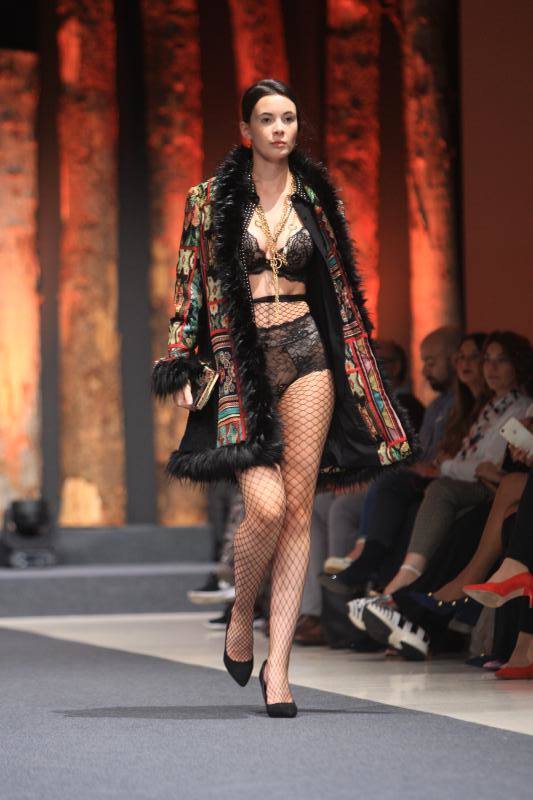 Fotos: El &#039;total black&#039; y el estilo militar dan la batalla esta temporada