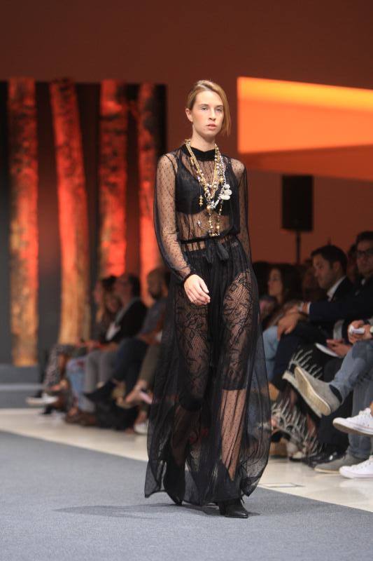 Fotos: El &#039;total black&#039; y el estilo militar dan la batalla esta temporada