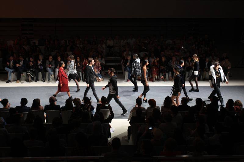 Fotos: El &#039;total black&#039; y el estilo militar dan la batalla esta temporada