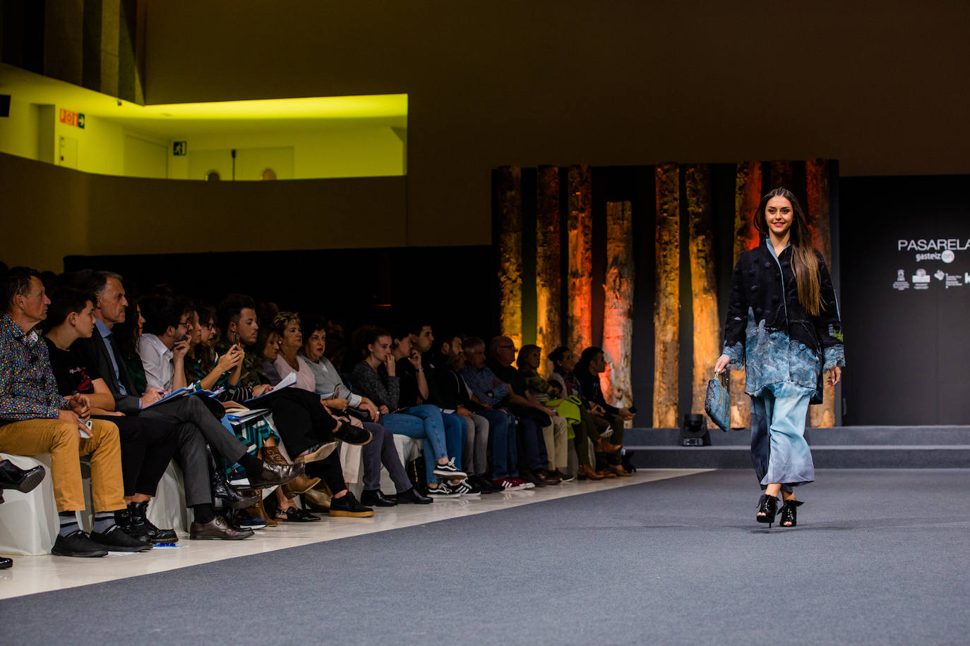 Propuestas sostenibles, diseños extravagantes y moda infantil han protagonizado la segunda jornada de la cita 'fashion' en el Palacio Europa de Vitoria