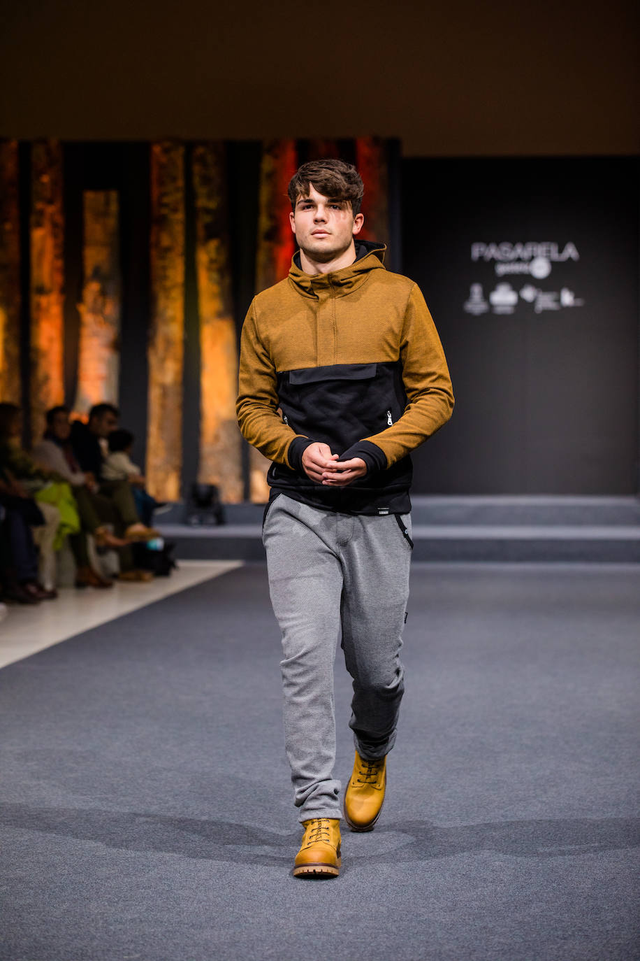 Propuestas sostenibles, diseños extravagantes y moda infantil han protagonizado la segunda jornada de la cita 'fashion' en el Palacio Europa de Vitoria