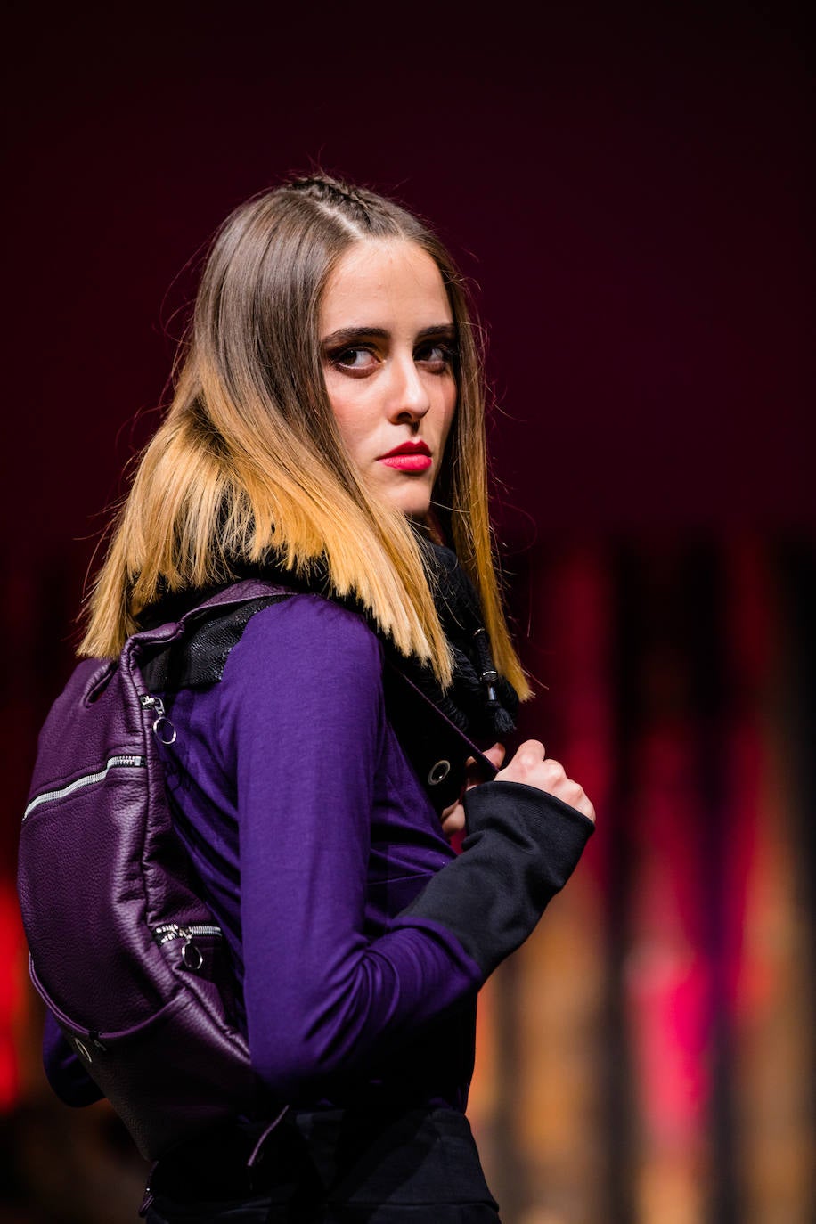 Propuestas sostenibles, diseños extravagantes y moda infantil han protagonizado la segunda jornada de la cita 'fashion' en el Palacio Europa de Vitoria