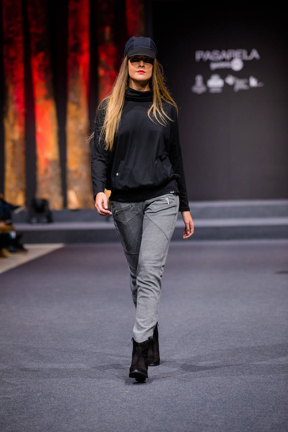 Propuestas sostenibles, diseños extravagantes y moda infantil han protagonizado la segunda jornada de la cita 'fashion' en el Palacio Europa de Vitoria