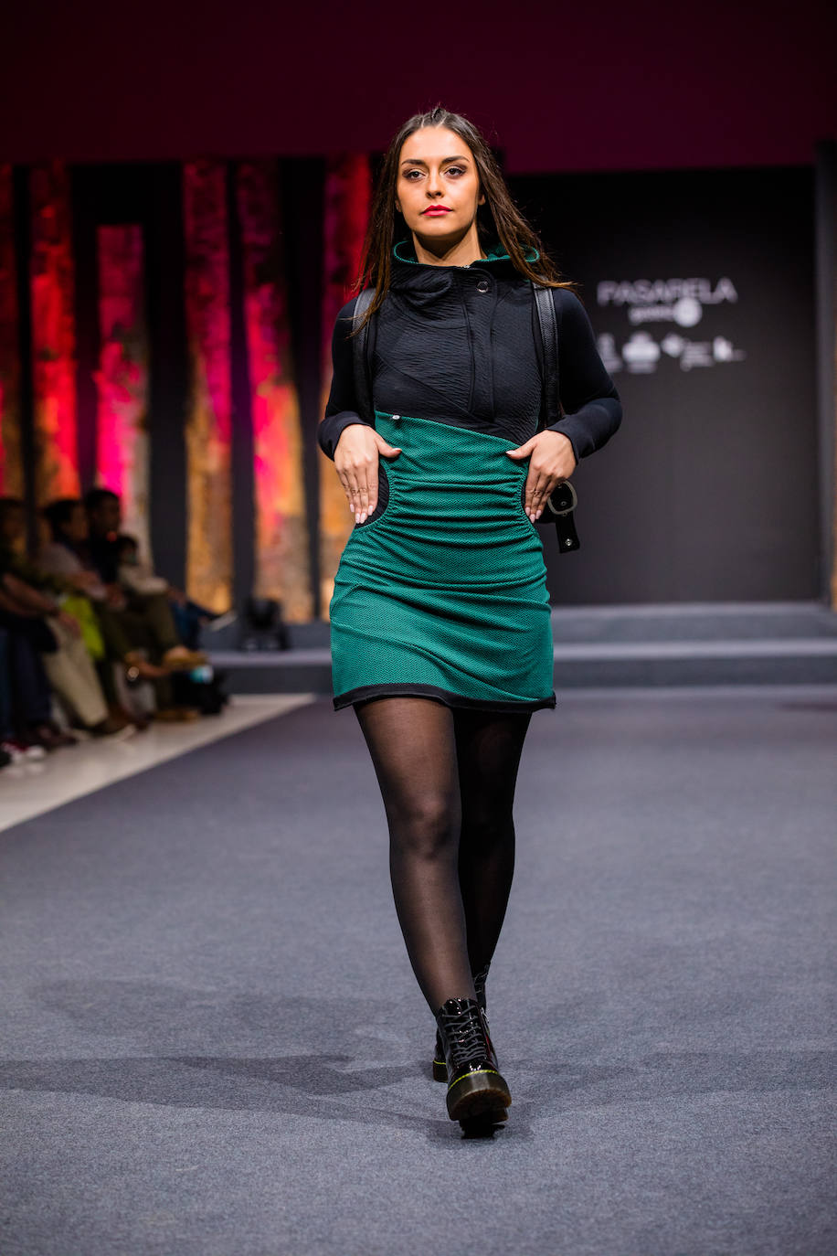 Propuestas sostenibles, diseños extravagantes y moda infantil han protagonizado la segunda jornada de la cita 'fashion' en el Palacio Europa de Vitoria