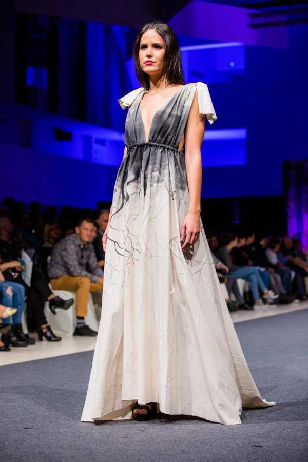 Las colecciones de La nieta de Inés, Rebeca Ruiz, Eder Aurre y la pareja formada por Miguel Gutiérrez y Cristina Lefter cerraron el Encuentro de Nuevos Creadores de Moda de la Pasarela Gasteiz On.