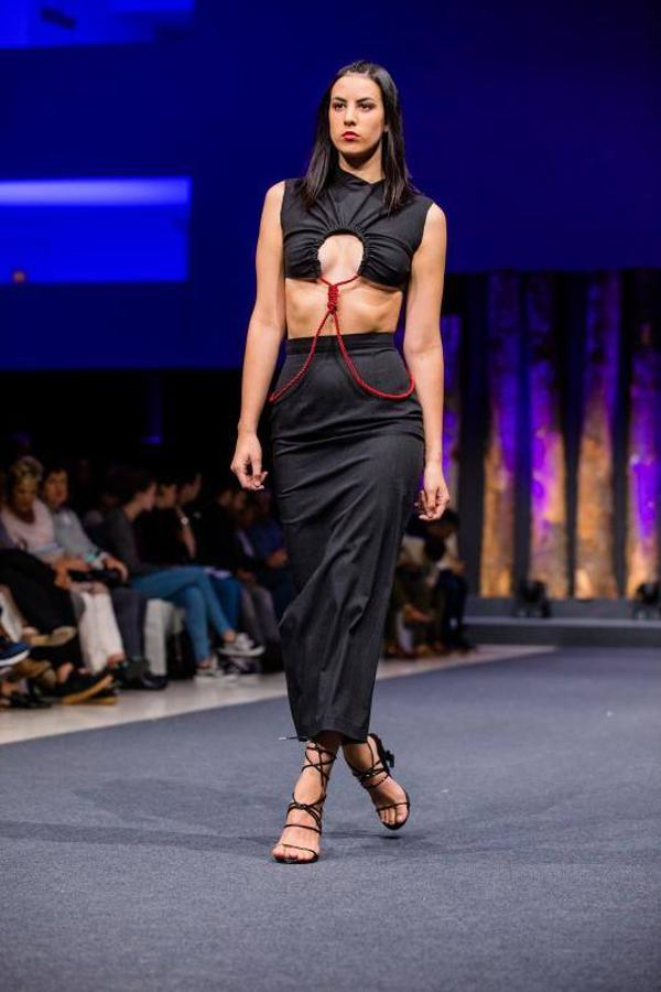 Las colecciones de La nieta de Inés, Rebeca Ruiz, Eder Aurre y la pareja formada por Miguel Gutiérrez y Cristina Lefter cerraron el Encuentro de Nuevos Creadores de Moda de la Pasarela Gasteiz On.