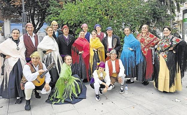 La Casa de Aragón celebró en 2018 la festividad del Pilar con el grupo de jotas Virgen de la Peña, de Calatayud.