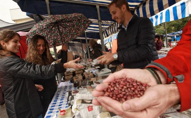 La Feria de la Alubia Pinta Alavesa arrancará en Pobes a las diez.