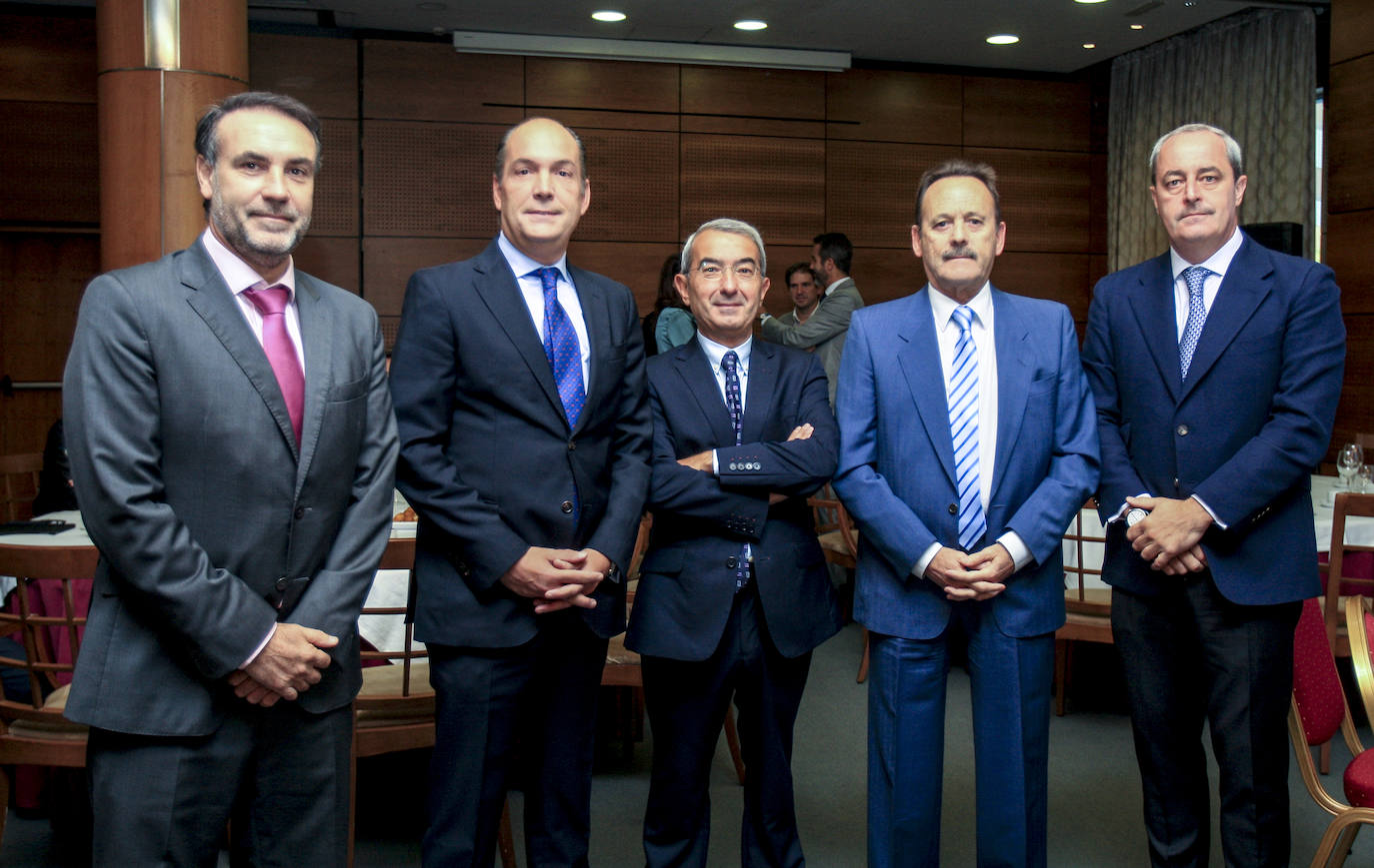 El Foro Empresarial de Álava atrajo a numerosos rostros ilustres.