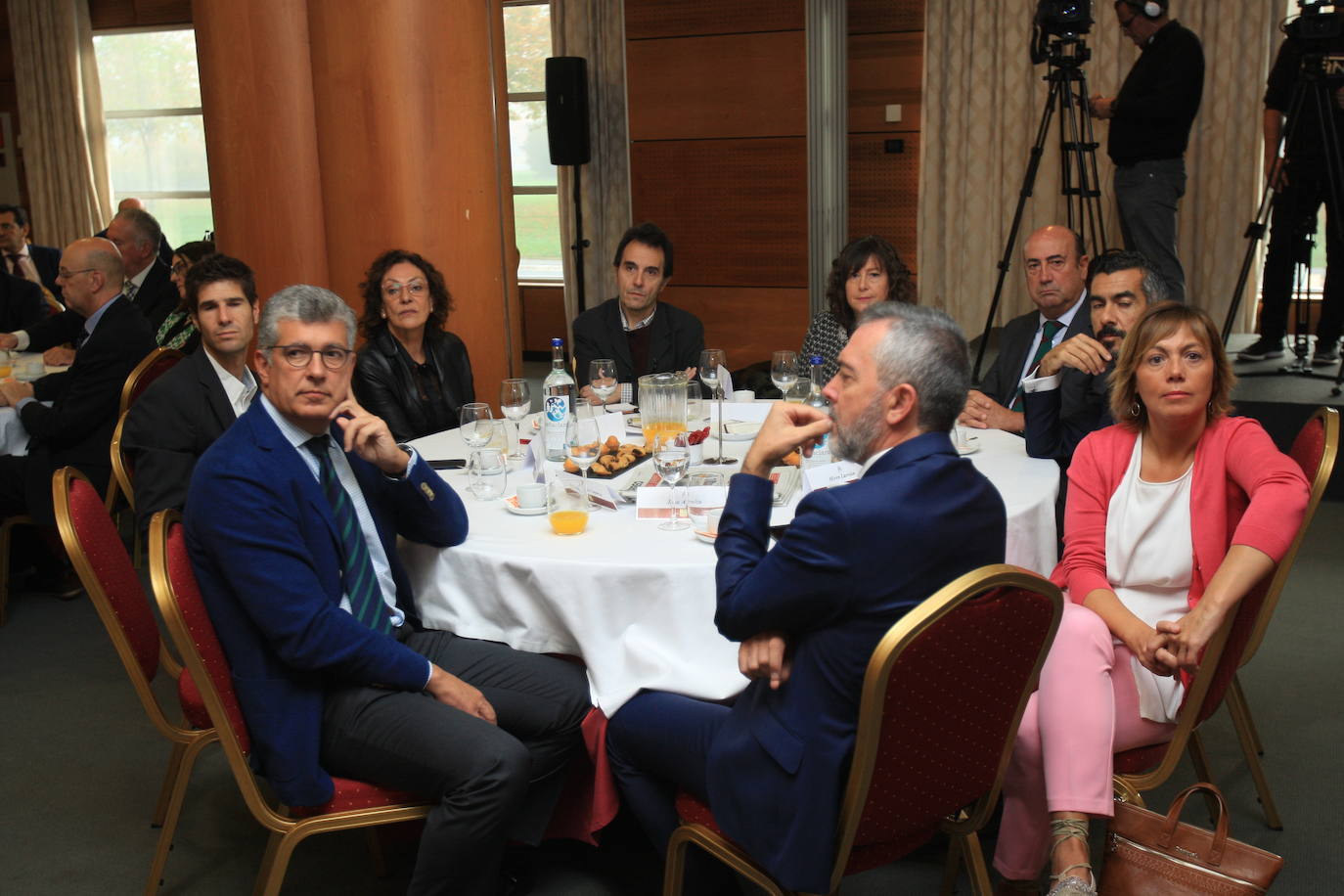 Javier Benito, Ana Aguirre, Txebi Merino, Itziar Gonzalo, Jorge Gabiola, Txus Cañas, Miren Larrion y Josu Arraiza.