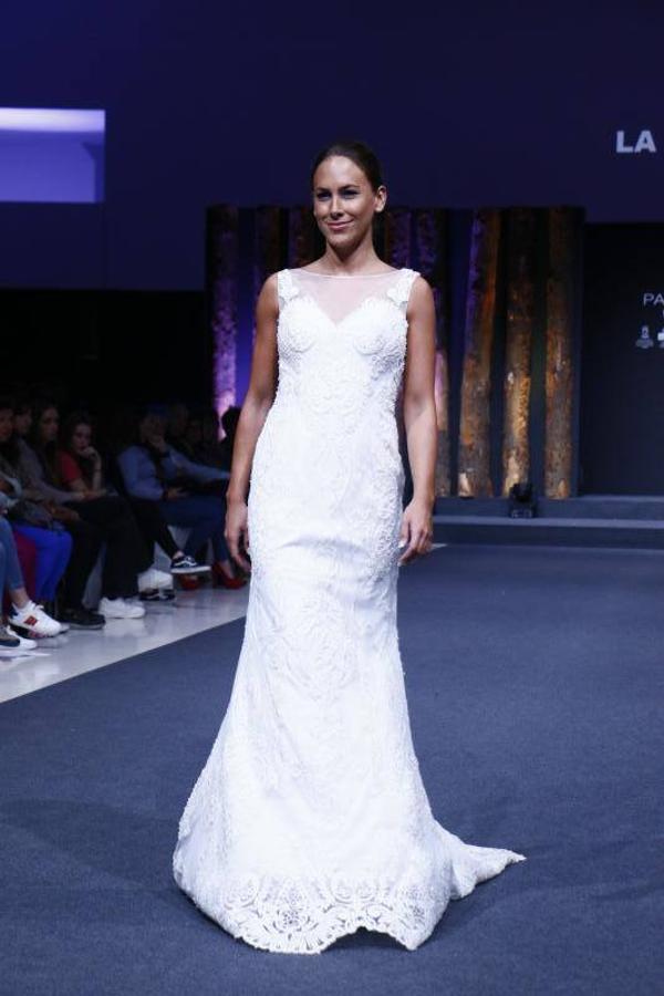 Algunas de las propuestas de La Couture, Atelier Vitoria y Ríos Moda que desfilaron por la Pasarela Gasteiz On. Ríos mostró también moda urbana.