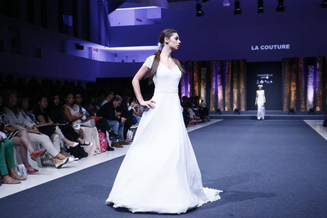 Algunas de las propuestas de La Couture, Atelier Vitoria y Ríos Moda que desfilaron por la Pasarela Gasteiz On. Ríos mostró también moda urbana.