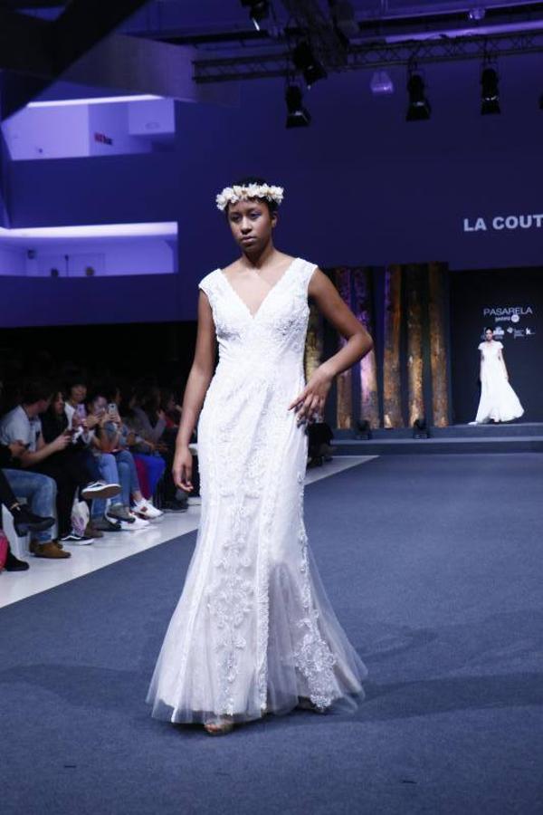 Algunas de las propuestas de La Couture, Atelier Vitoria y Ríos Moda que desfilaron por la Pasarela Gasteiz On. Ríos mostró también moda urbana.