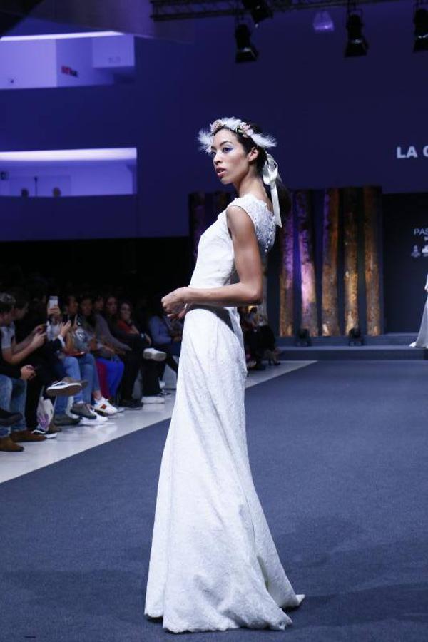 Algunas de las propuestas de La Couture, Atelier Vitoria y Ríos Moda que desfilaron por la Pasarela Gasteiz On. Ríos mostró también moda urbana.