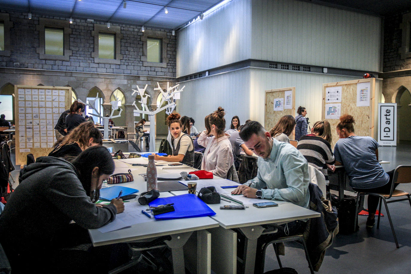 Fotos: Visita a la Escuela de Diseño