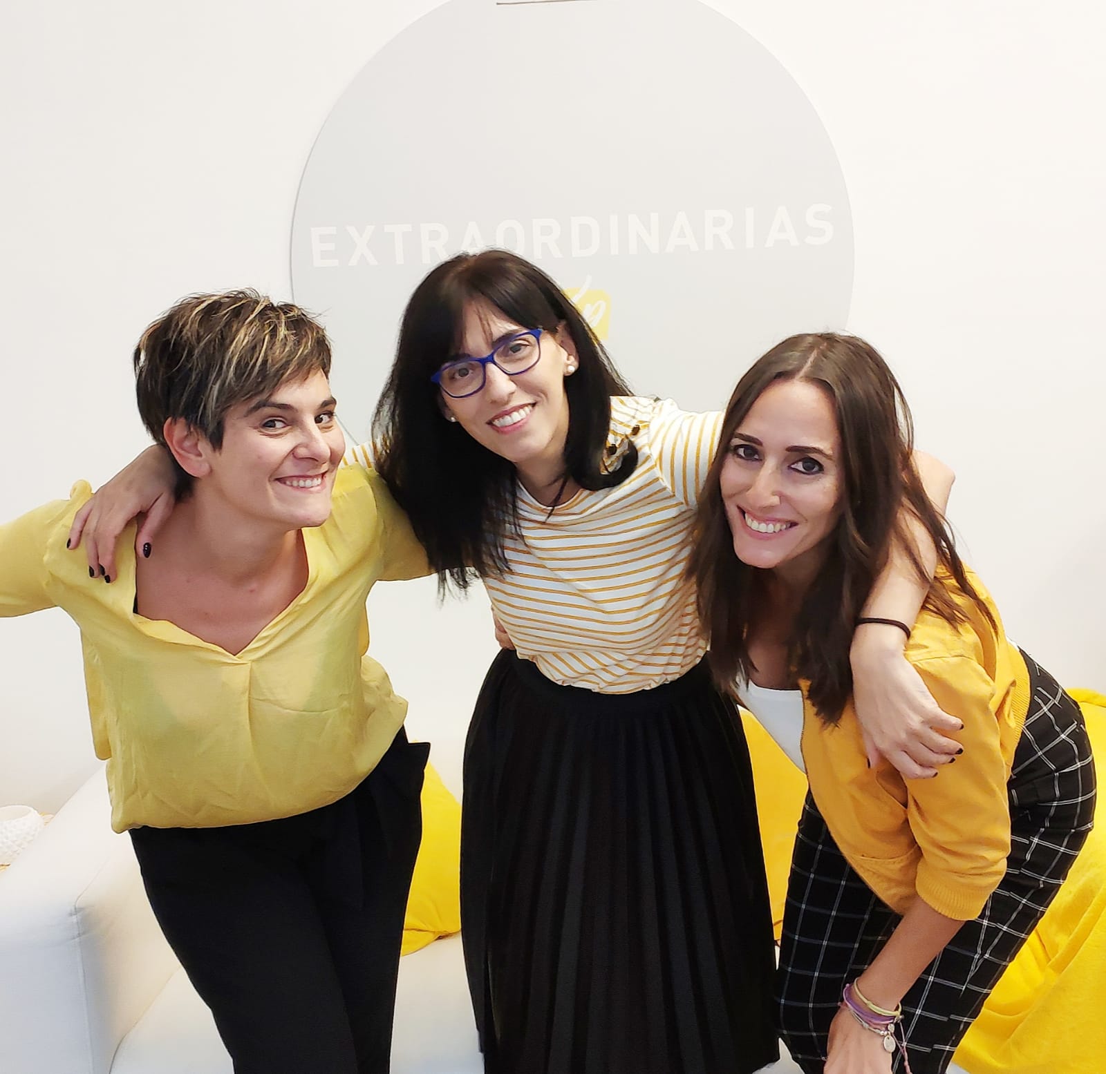 Juncal Altzugarai, Marina Díaz y Kris Pergó, organizadoras del evento de este sábado.