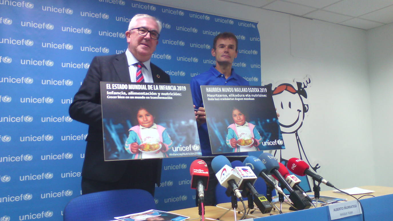 Isidro Elezgarai y Alberto Iñurrategi en la presentación del informe de Unicef. 