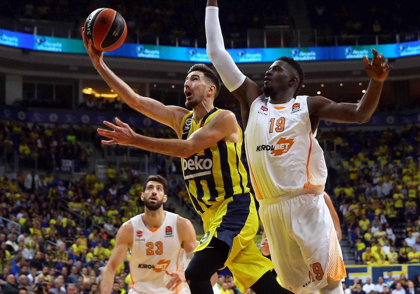 Fotos: Las fotos del Fenerbahce - Baskonia