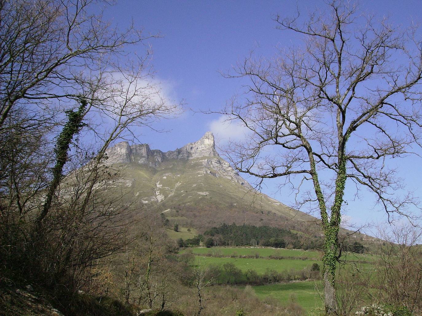 Fotos: El Tologorri, un monte de calendario