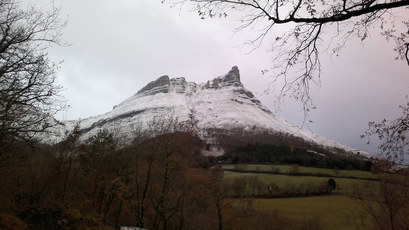Fotos: El Tologorri, un monte de calendario