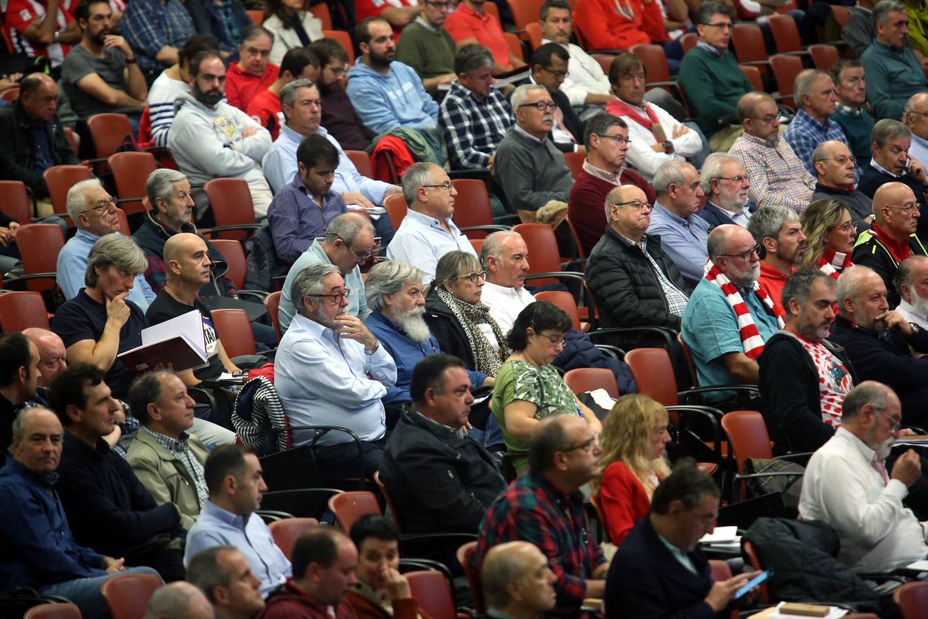 Fotos: Primera asamblea de socios compromisarios de Elizegi como presidente del Athletic