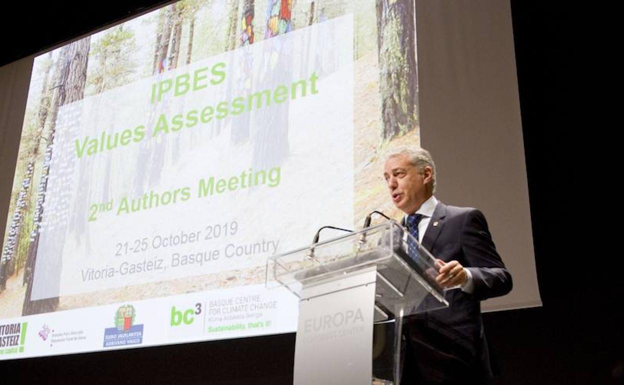 Iñigo Urkullu durante la inauguración de la reunión del IPBES en el Palacio Europa. 