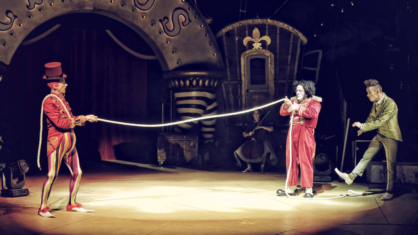 Fotos: &quot;Circlassica&quot; visita el Teatro Campos