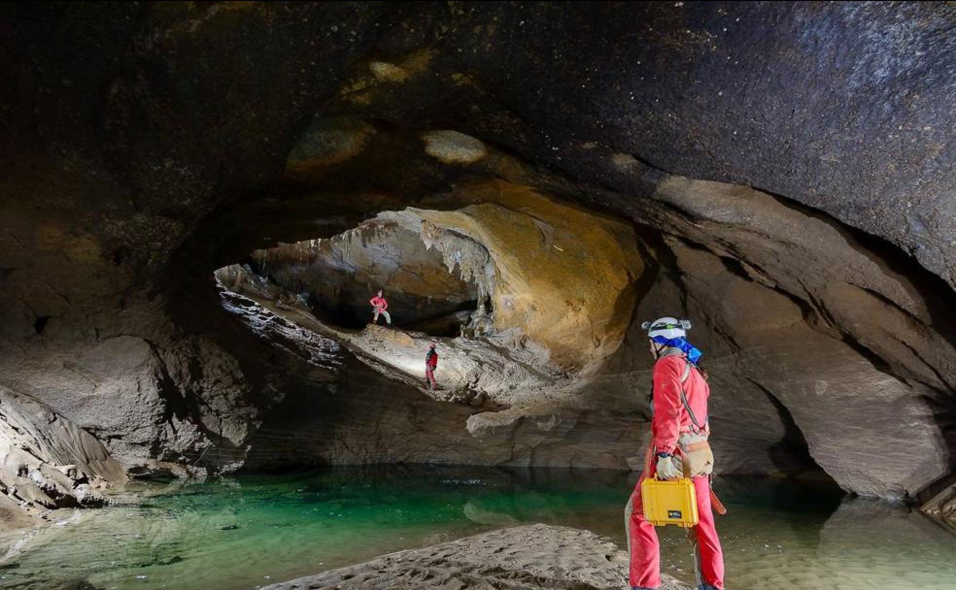 Interior de la cavidad Cueto-Coventosa.