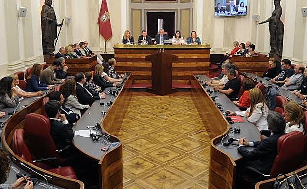 Sesión plenaria en las Juntas Generales de Álava. 