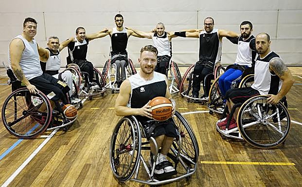 La plantilla del Bidaiak el día de su presentación