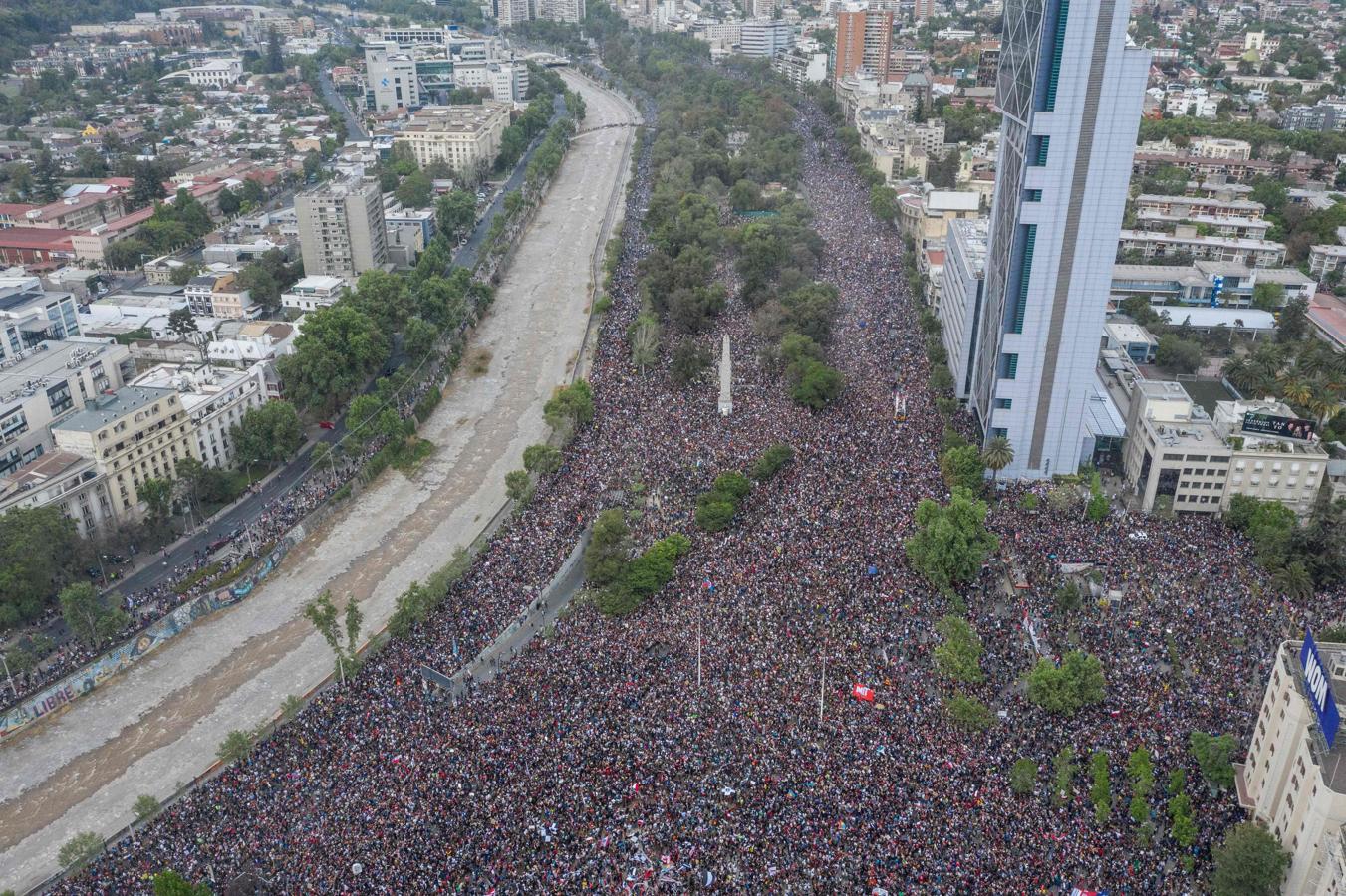 Vista de pájaro de la manifestación en Chile