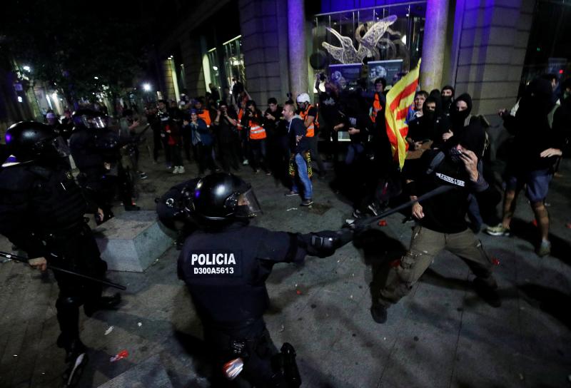 Fotos: La violencia vuelve a las calles de Barcelona