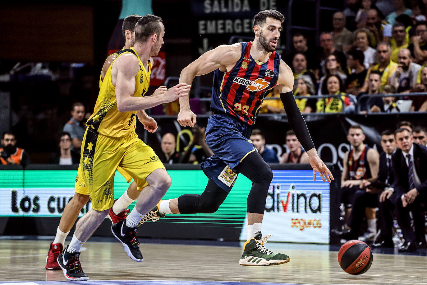 Un lance del partido. 