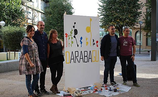 Soiartz Alday, Aitor Gárate, Alazne Llaguno, Joseba Llano y Eneko Aldai ayer en Amurrio. 