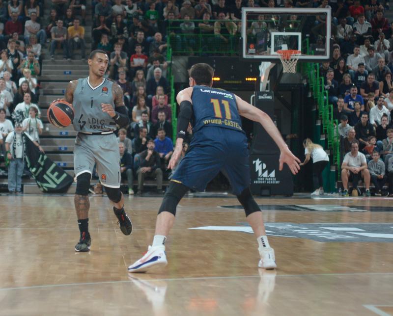 Fotos: Las mejroes imágenes del Asvel - Baskonia