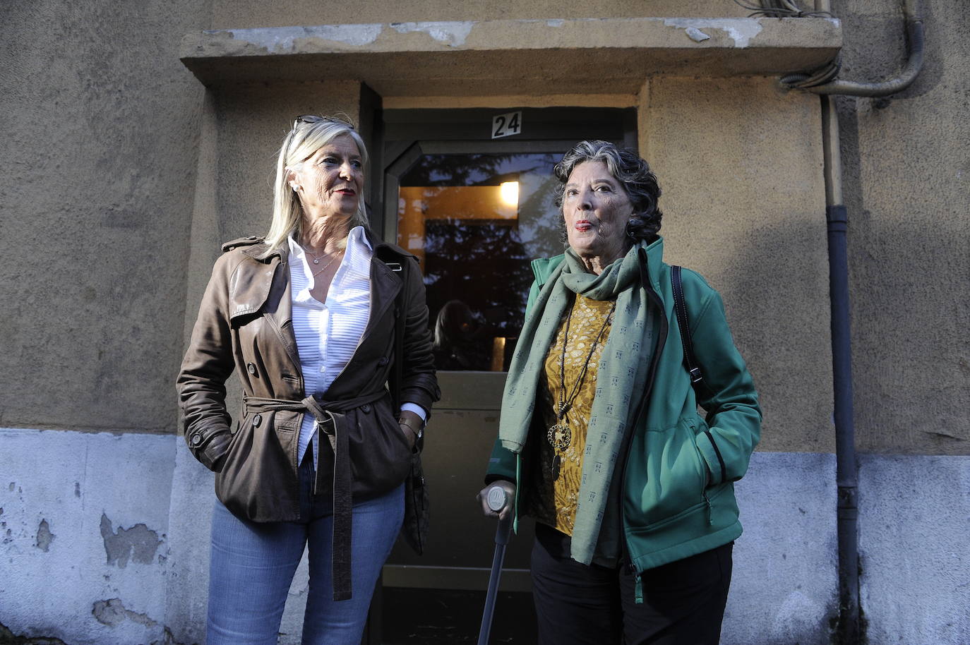 Fotos: Amplio despliegue policial en los alrededores del bloque de los &#039;okupas&#039; de Santurtzi