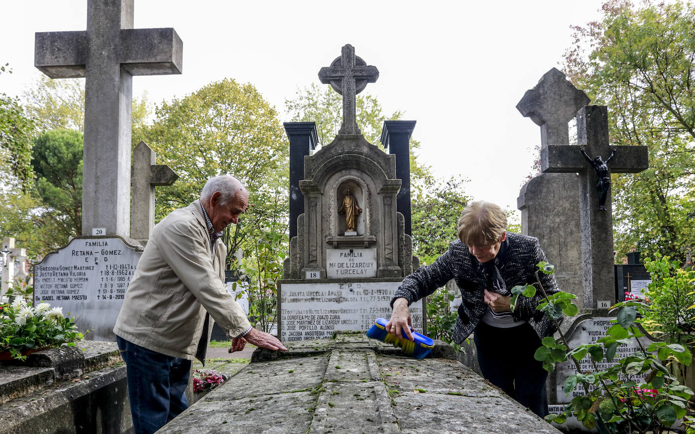 Fotos: Álava recuerda a sus seres queridos