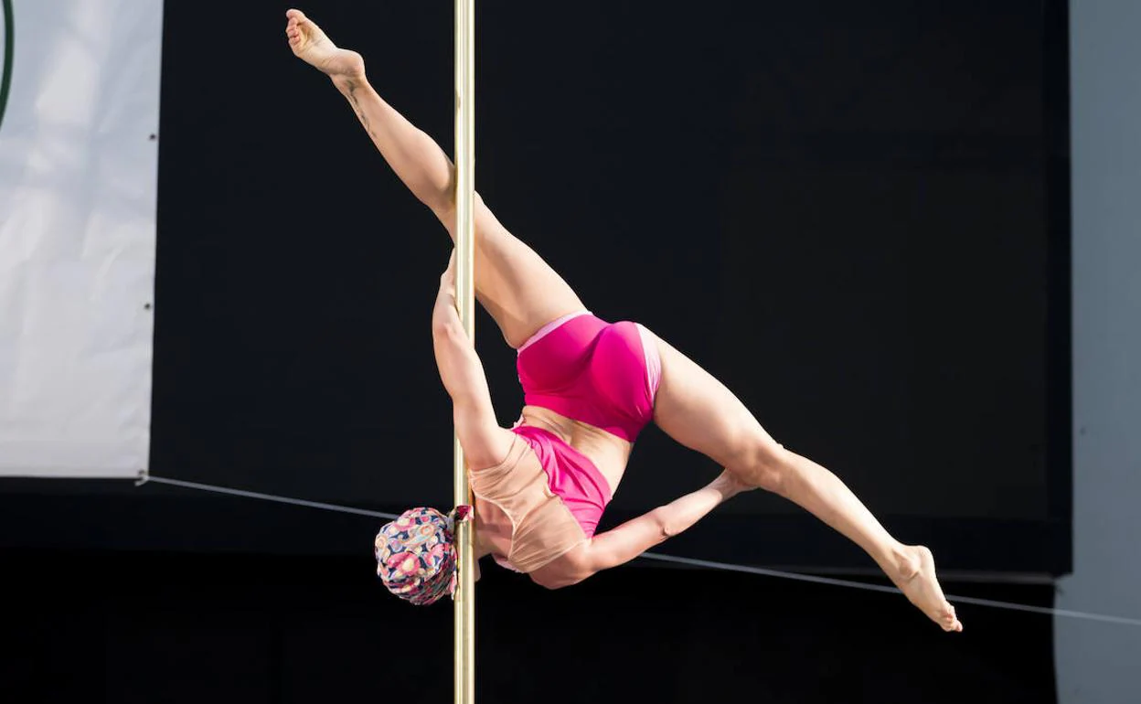 De shows eróticos a ¿deporte olímpico? Así ha evolucionado el pole dance,  en el que brilla una española a nivel mundial